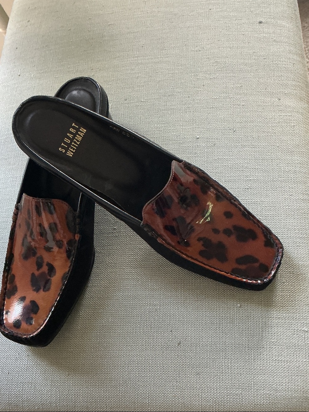 Stuart Weitzman Women’s Tortoiseshell Brown and Black Leather Slide Loafers